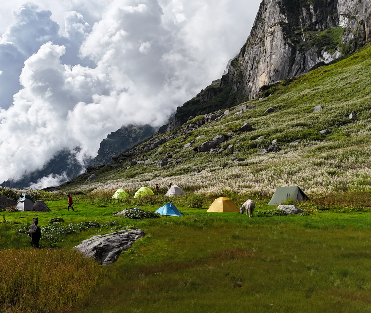 Night camp in the mountains representing The Mountain Canteen outdoor food philosophy